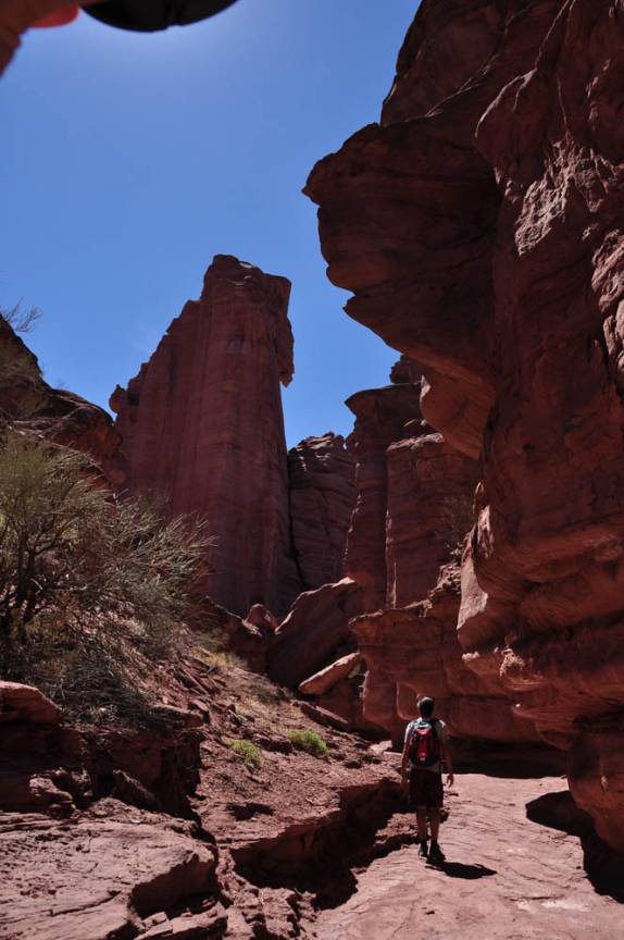 Caminhando no Parque Nacional Talampaya, na Argentina